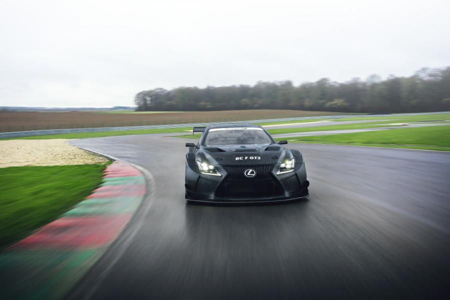 Lexus RC F GT3 2017 года  (фото 32 из 39)